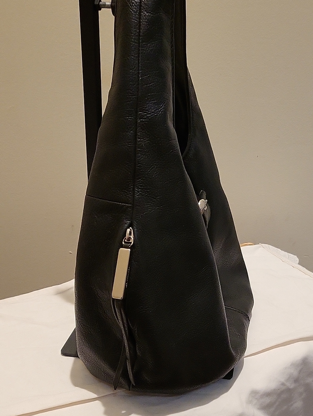 B Makowsky Classic Black Leather Hobo Shoulder Bag - Picture 2 of 7